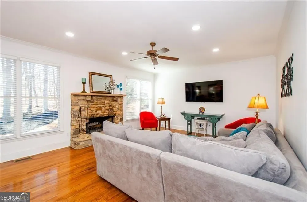 778 Crescent Circle CIR Canton, GA 30115