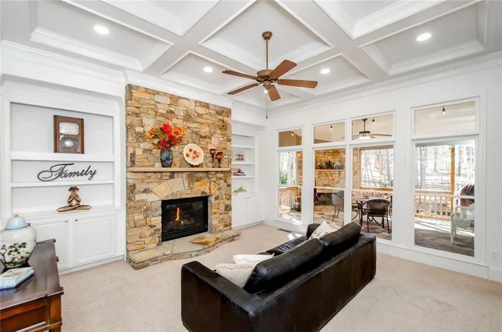 778 Crescent Circle Circle Canton, GA 30115