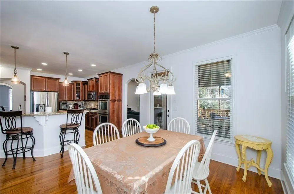 778 Crescent Circle Circle Canton, GA 30115
