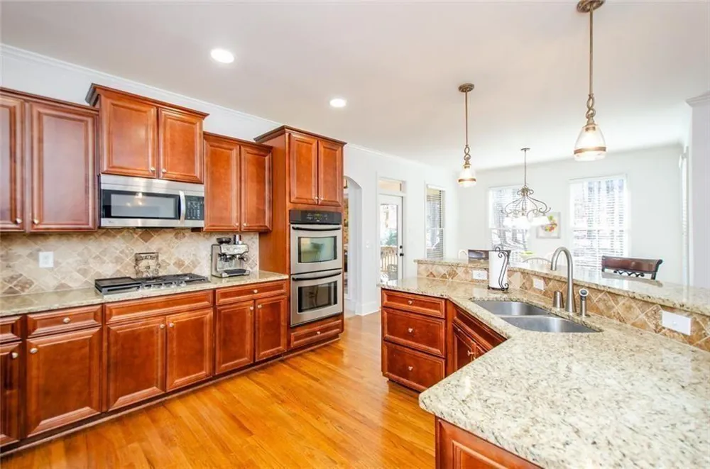 778 Crescent Circle Circle Canton, GA 30115