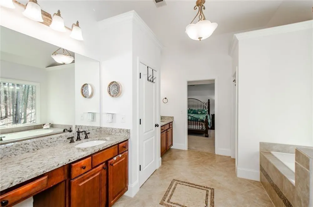 778 Crescent Circle Circle Canton, GA 30115