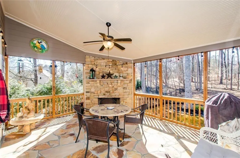 778 Crescent Circle Circle Canton, GA 30115
