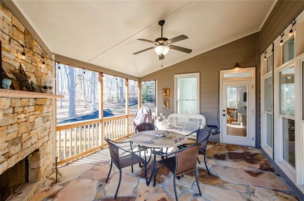 778 Crescent Circle Circle Canton, GA 30115