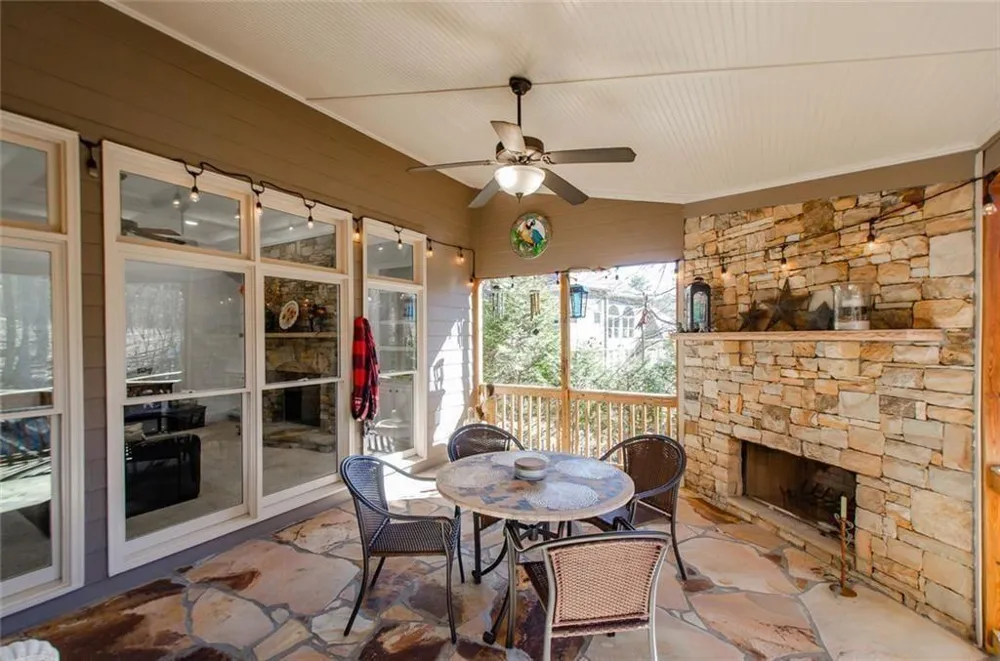 778 Crescent Circle Circle Canton, GA 30115
