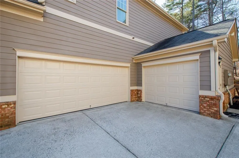 778 Crescent Circle Circle Canton, GA 30115