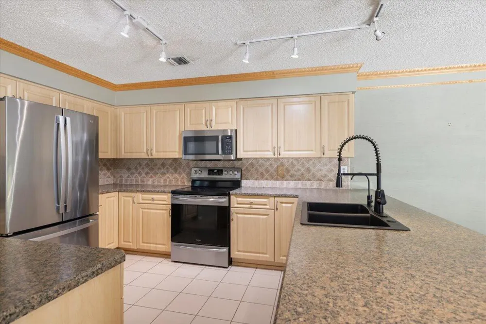 1016 48TH TERRACE Vero Beach, FL 32966