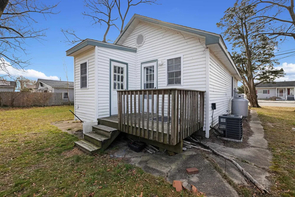 229 E Florida Avenue Villas, NJ 08251