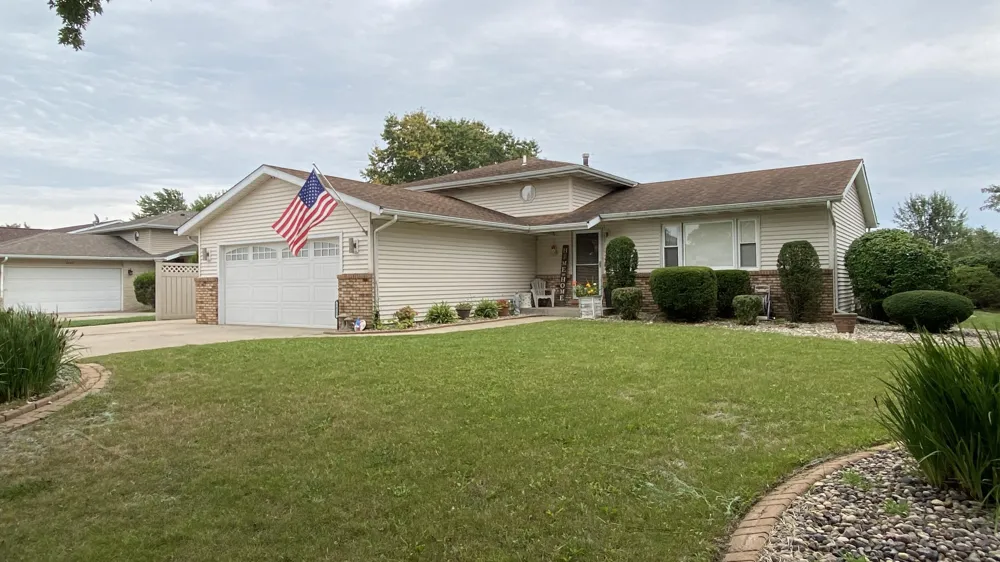 1425 W 97th Place Crown Point, IN 46307