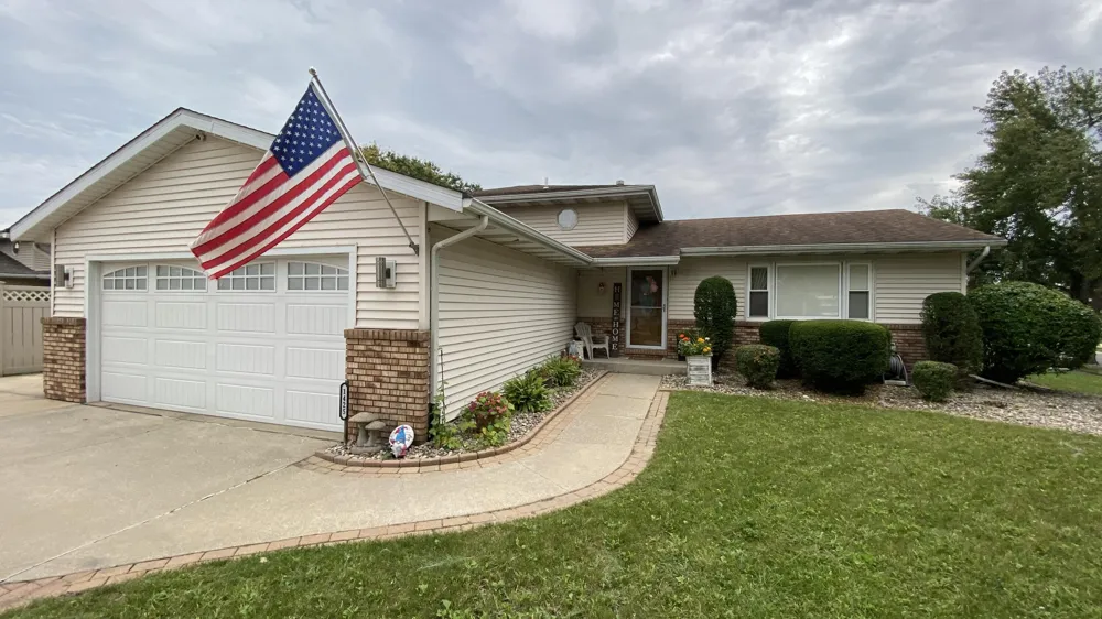 1425 W 97th Place Crown Point, IN 46307