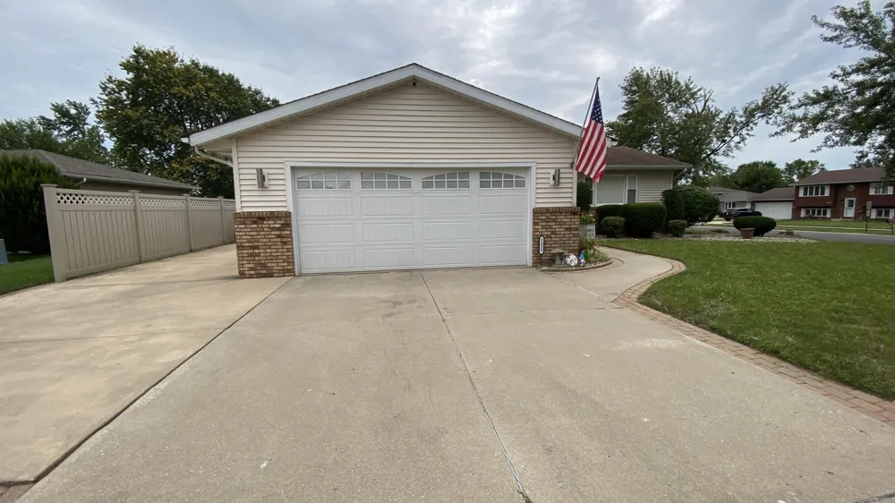1425 W 97th Place Crown Point, IN 46307