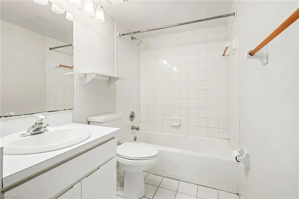 4528 SE 5th Place #8 Cape Coral, FL 33904