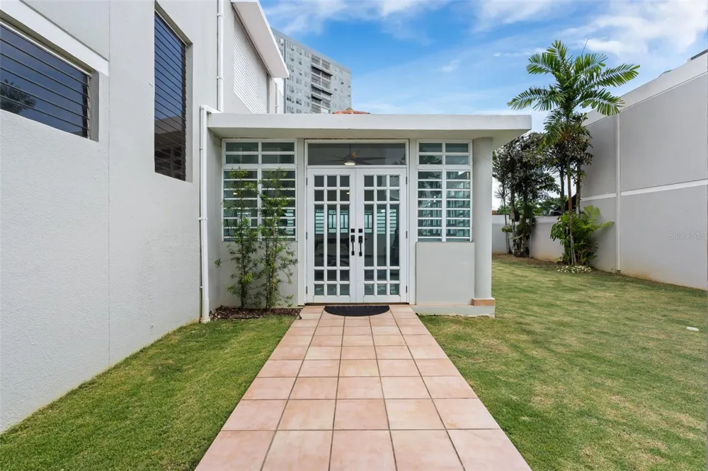 URB VILLAS DE SAN IGNACIO CALLE SAN EDMUNDO #14 San Juan, PR 00927