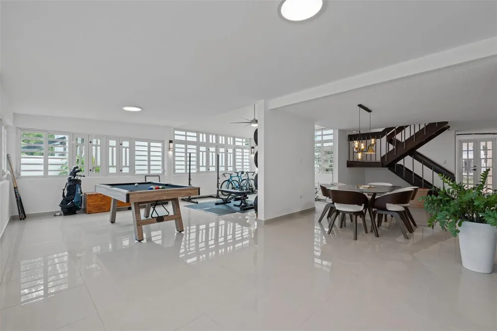 URB VILLAS DE SAN IGNACIO CALLE SAN EDMUNDO #14 San Juan, PR 00927