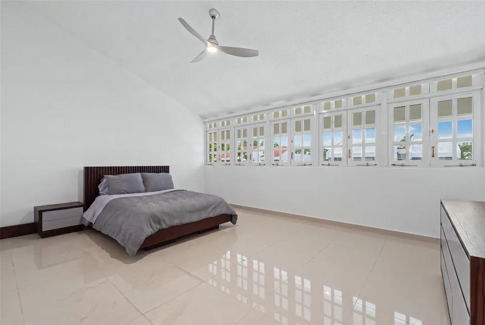URB VILLAS DE SAN IGNACIO CALLE SAN EDMUNDO #14 San Juan, PR 00927
