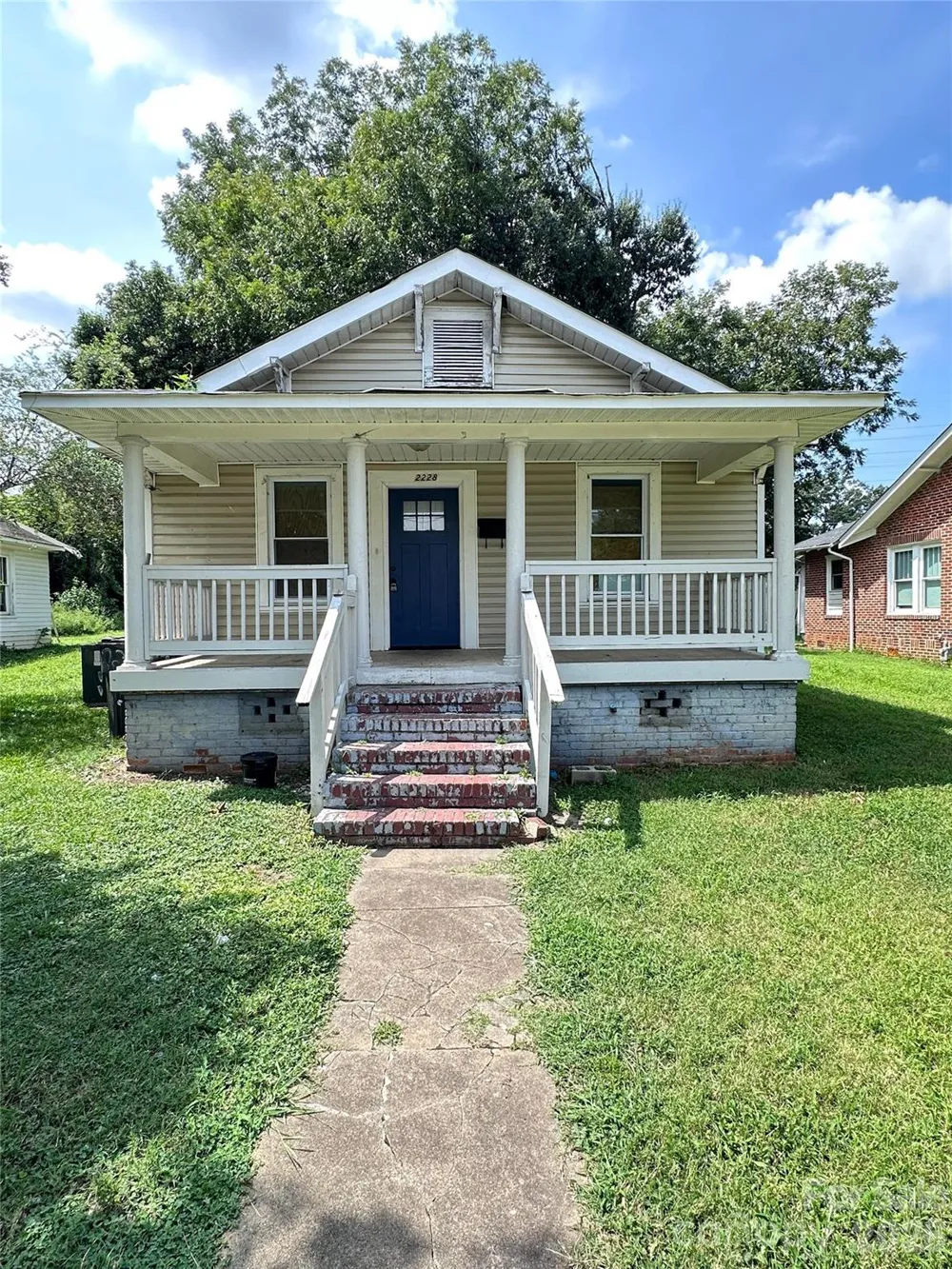2228 Camp Greene Street Charlotte, NC 28208