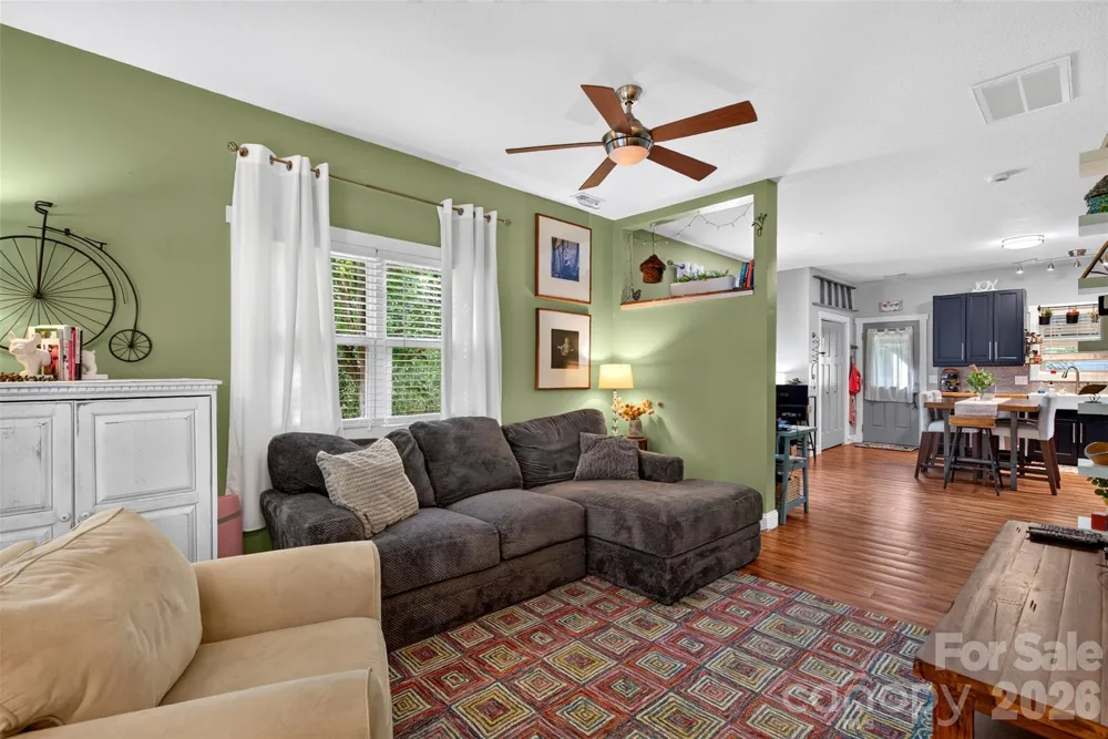 27 Mill Creek Loop Asheville, NC 28806