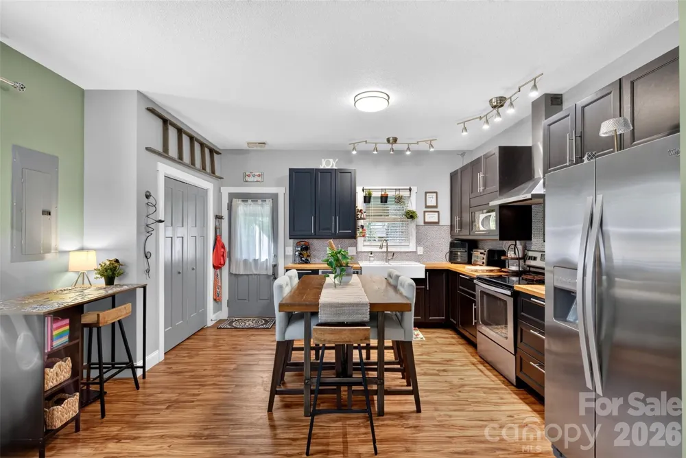 27 Mill Creek Loop Asheville, NC 28806