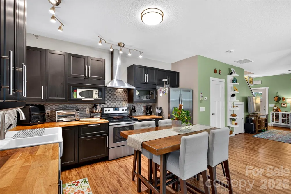 27 Mill Creek Loop Asheville, NC 28806