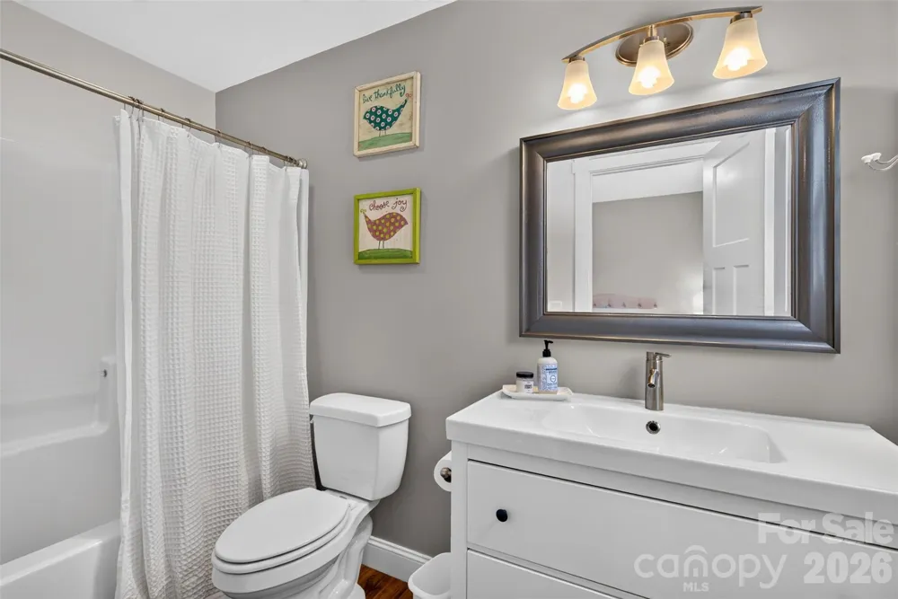 27 Mill Creek Loop Asheville, NC 28806