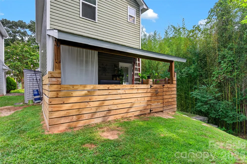 27 Mill Creek Loop Asheville, NC 28806