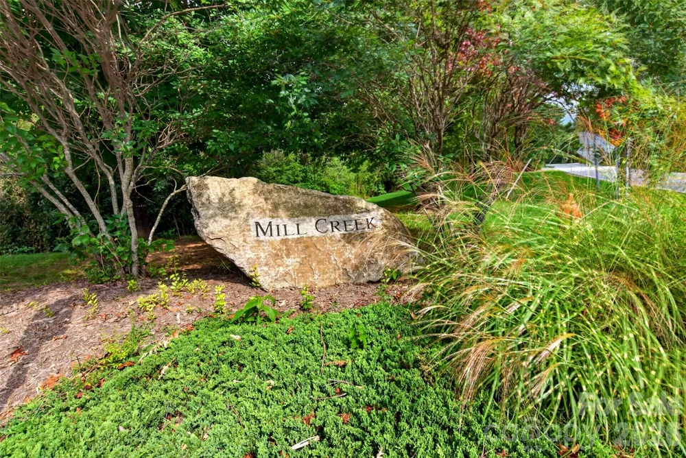 27 Mill Creek Loop Asheville, NC 28806