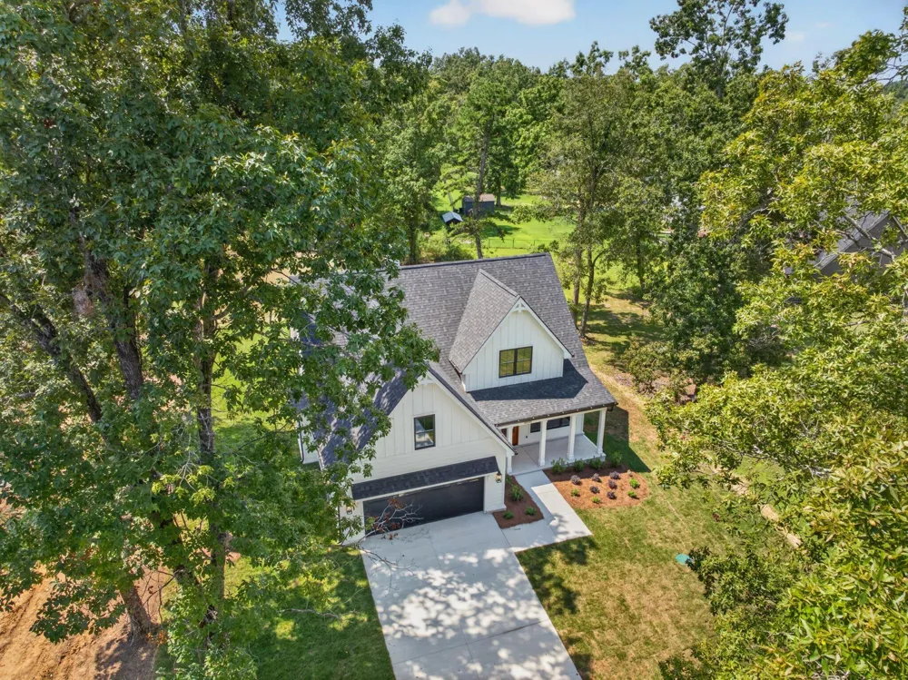 6855 Sawyer Road Signal Mountain, TN 37377