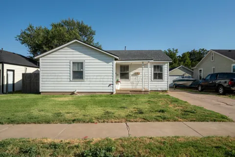 702 SUNSET TERRACE
