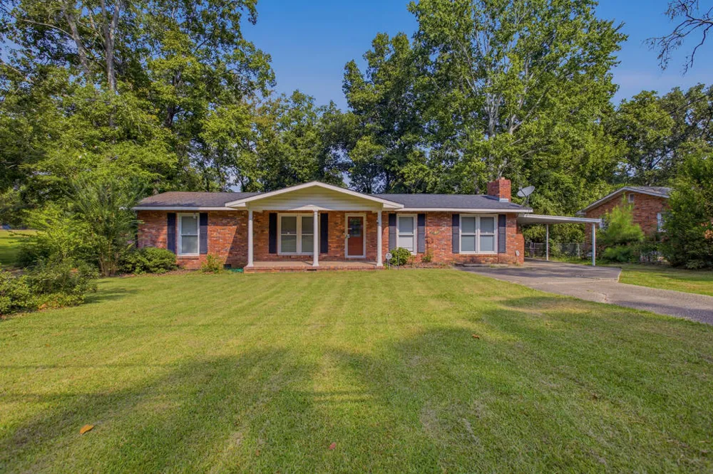 5913 Highpoint Drive Columbus, GA 31909