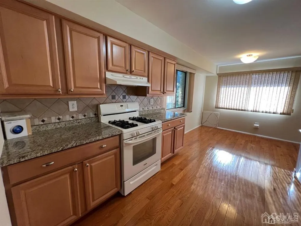 412 Edison Glen Terrace Edison, NJ 08837