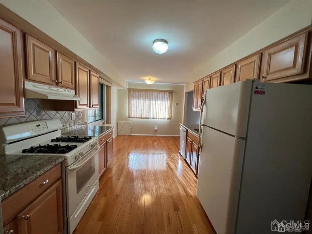 412 Edison Glen Terrace Edison, NJ 08837