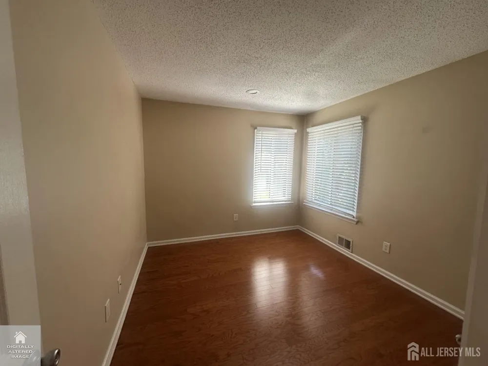 74 Carriage Place Edison, NJ 08820