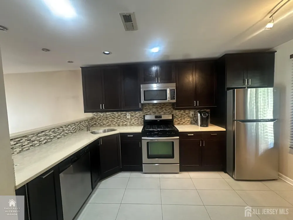 74 Carriage Place Edison, NJ 08820
