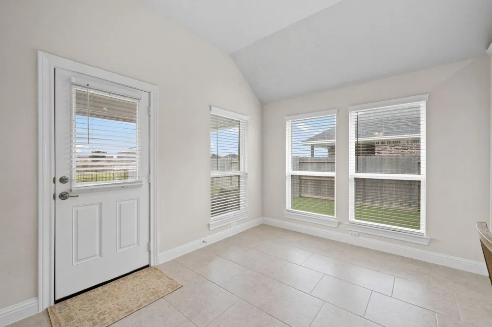 12014 Champions Forest Drive Mont Belvieu, TX 77535
