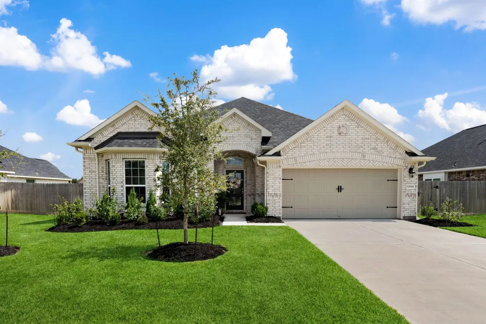 12014 Champions Forest Drive Mont Belvieu, TX 77535