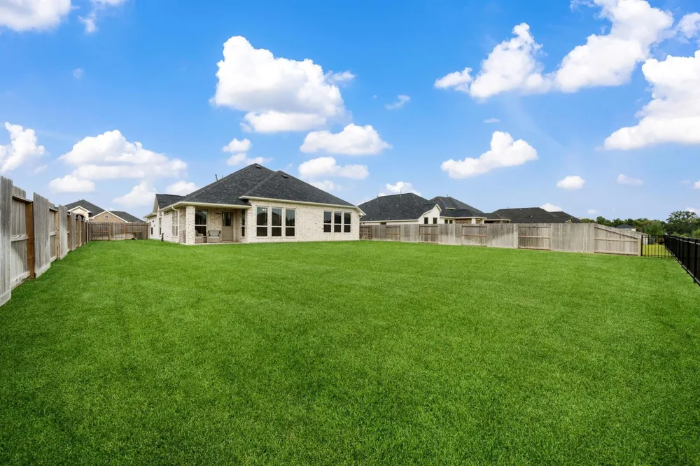 12014 Champions Forest Drive Mont Belvieu, TX 77535
