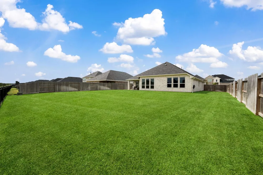 12014 Champions Forest Drive Mont Belvieu, TX 77535