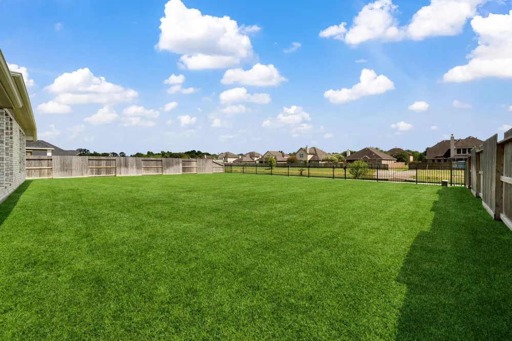 12014 Champions Forest Drive Mont Belvieu, TX 77535