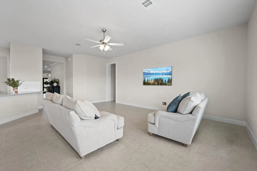 12014 Champions Forest Drive Mont Belvieu, TX 77535