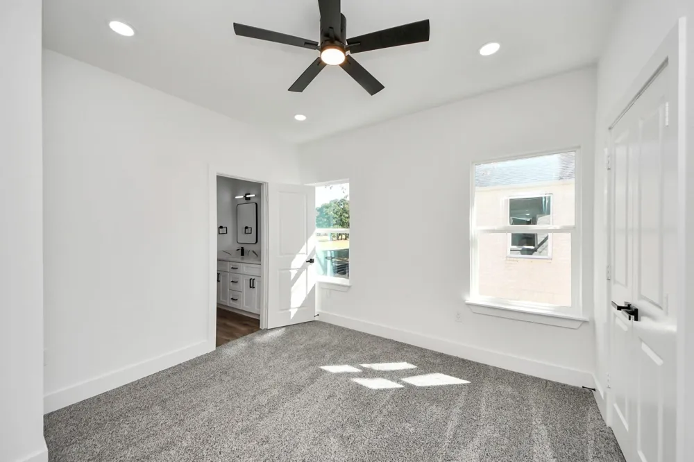 22 Presidio Montgomery, TX 77356