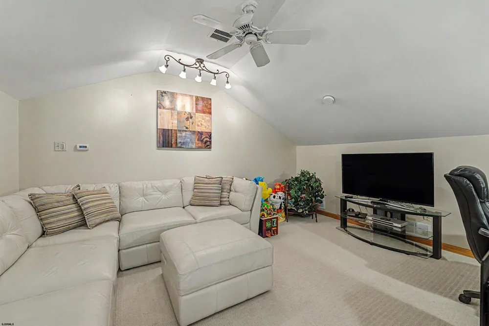 348 Upland Ave Galloway Township, NJ 08205