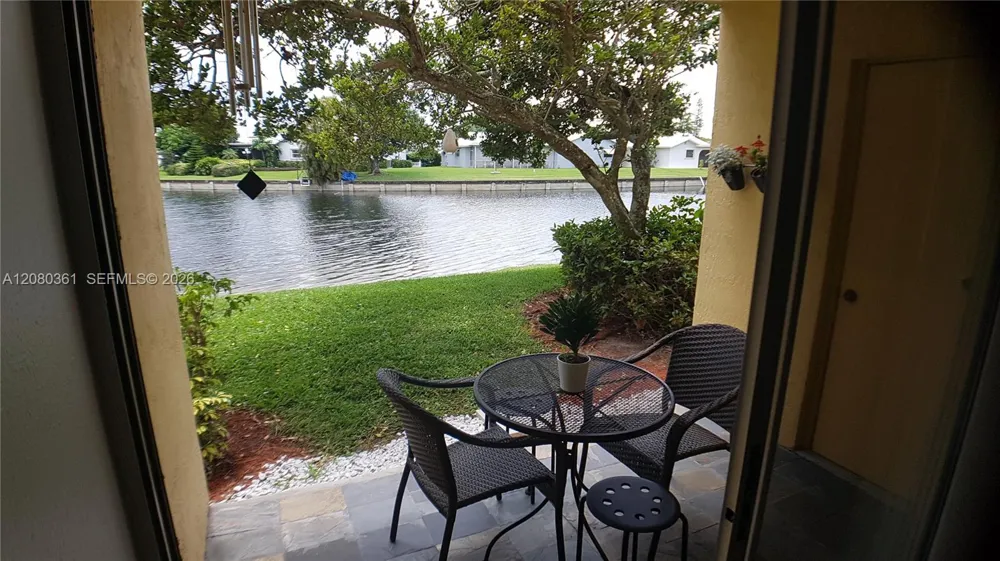 7640 Westwood Dr #403 Tamarac, FL 33321