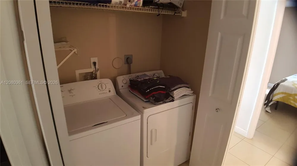 7640 Westwood Dr #403 Tamarac, FL 33321