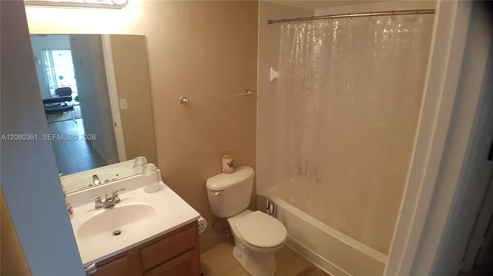 7640 Westwood Dr #403 Tamarac, FL 33321