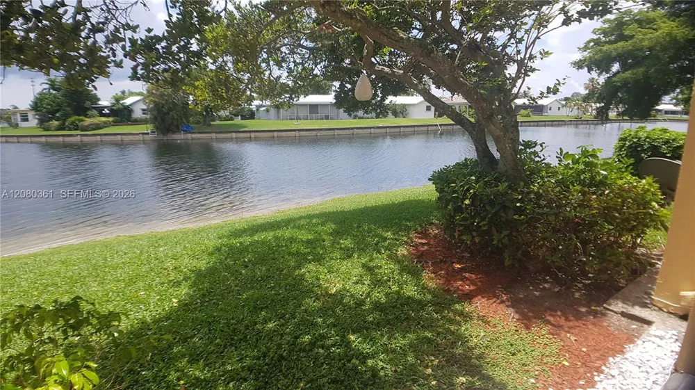 7640 Westwood Dr #403 Tamarac, FL 33321