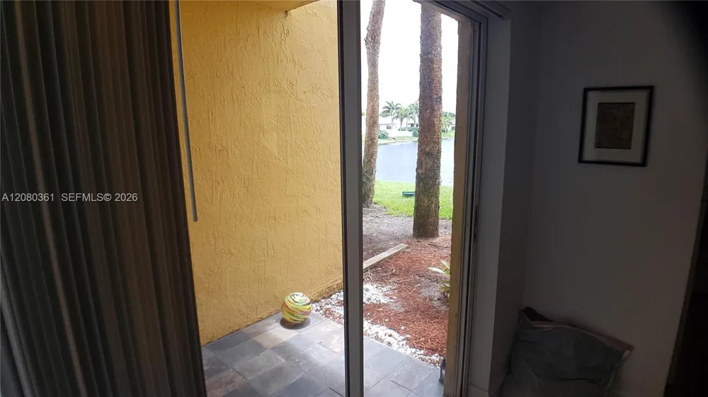 7640 Westwood Dr #403 Tamarac, FL 33321