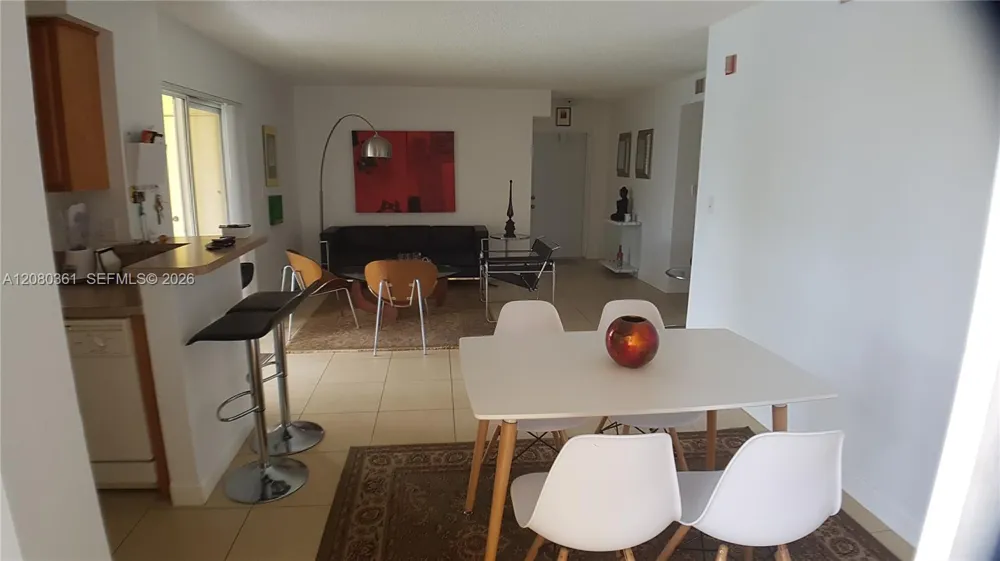 7640 Westwood Dr #403 Tamarac, FL 33321
