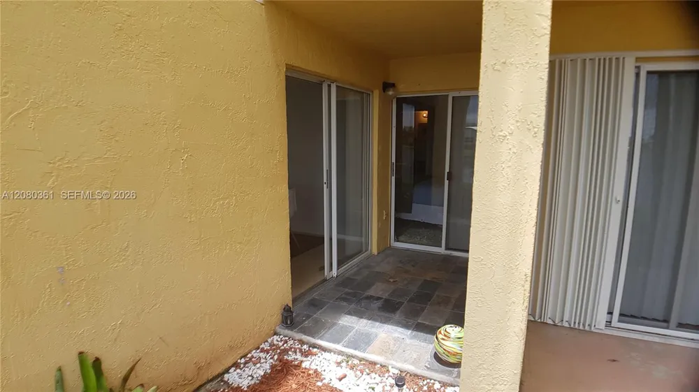 7640 Westwood Dr #403 Tamarac, FL 33321