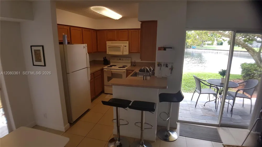 7640 Westwood Dr #403 Tamarac, FL 33321