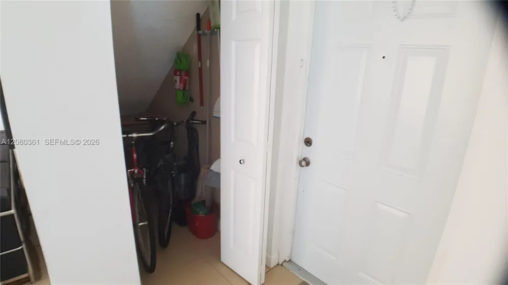 7640 Westwood Dr #403 Tamarac, FL 33321