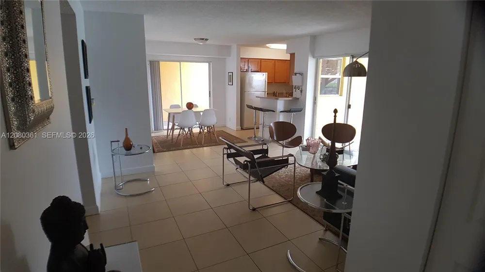 7640 Westwood Dr #403 Tamarac, FL 33321